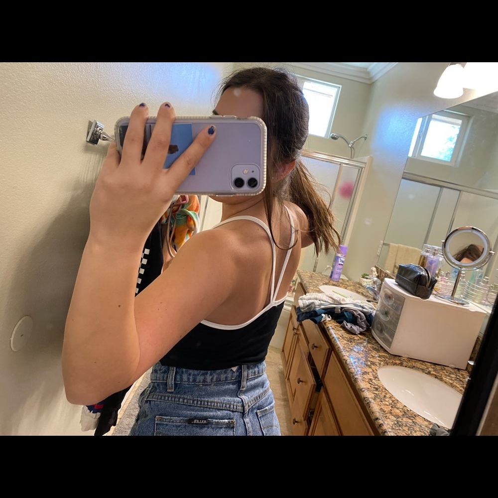 Crop tank🌺 - Picture 2 of 2